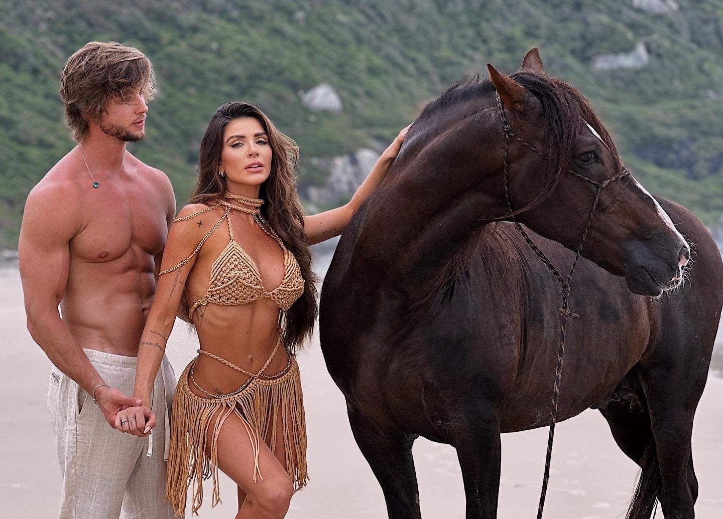 all_tied_up_festival_beach_horse riding shoot